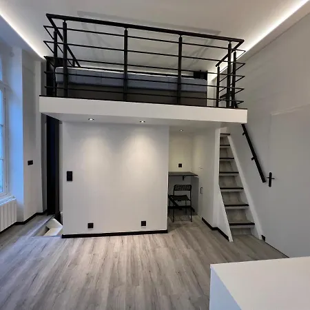 Pere Lachaise Apartment Paris