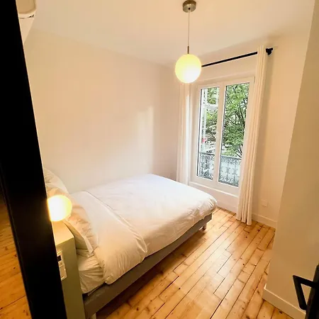 Apartment Pere Lachaise Paris